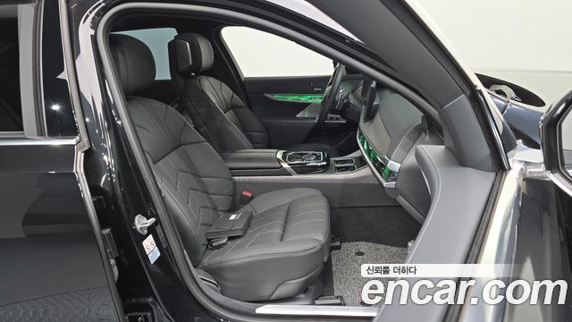 BMW 7-Series 2023 — photo 16
