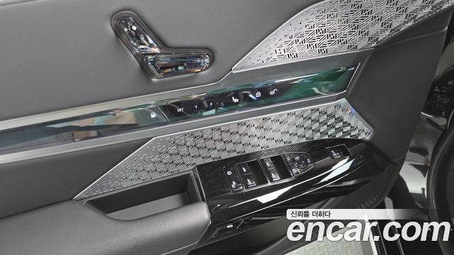 BMW 7-Series 2023 — photo 27