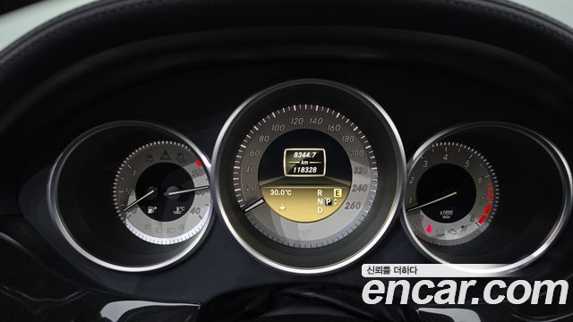 Mercedes-Benz CLS-Class 2012 — photo 8