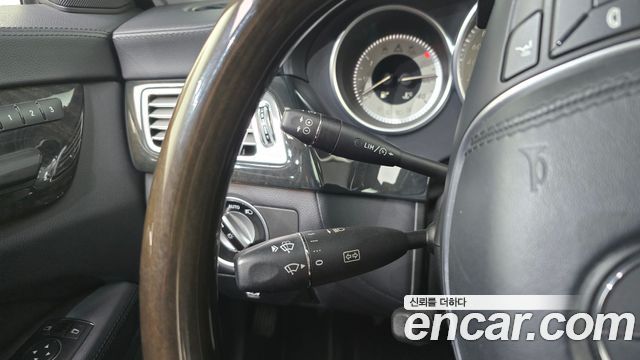 Mercedes-Benz CLS-Class 2012 — photo 17