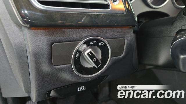 Mercedes-Benz CLS-Class 2012 — photo 18