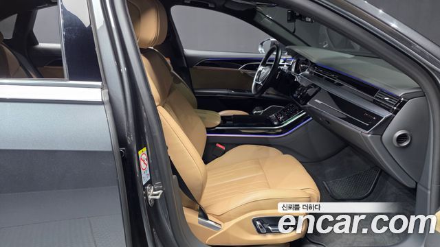 Audi A8 2022 — photo 11