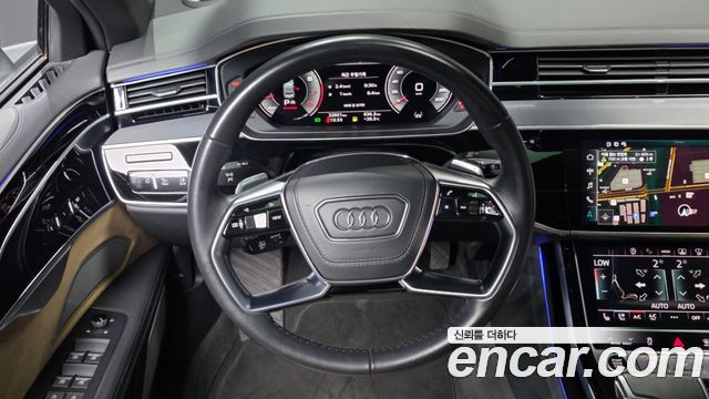 Audi A8 2022 — photo 13