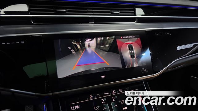 Audi A8 2022 — photo 15