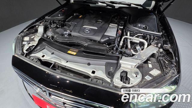 Mercedes-Benz E-Class 2023 — photo 6
