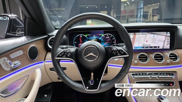 Mercedes-Benz E-Class 2023 — photo 20