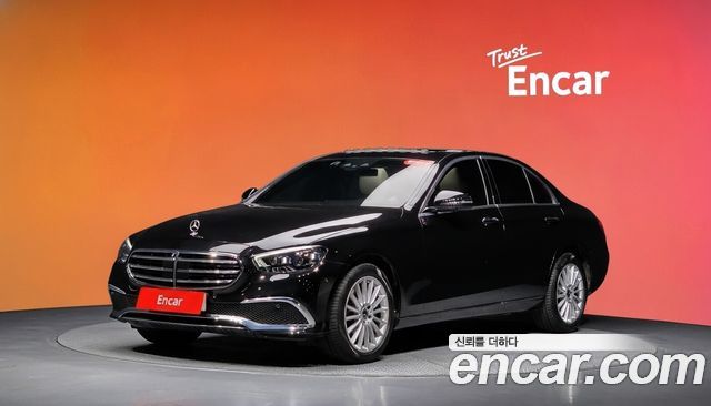 Mercedes-Benz E-Class 2023 — photo 1