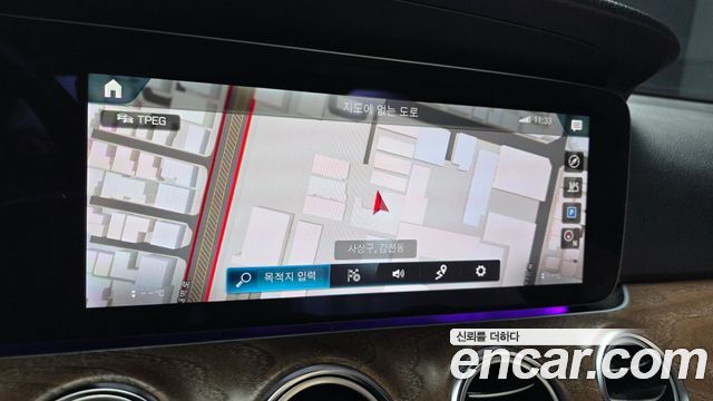 Mercedes-Benz E-Class 2023 — photo 33