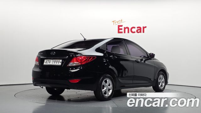 Hyundai Accent 2012 — photo 2