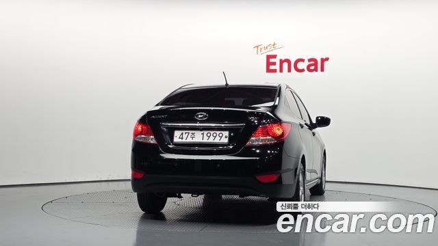Hyundai Accent 2012 — photo 4