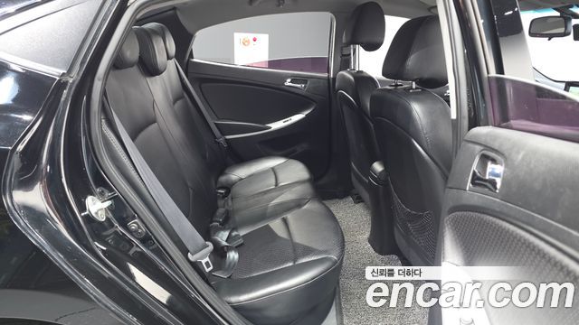 Hyundai Accent 2012 — photo 18