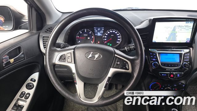 Hyundai Accent 2012 — photo 19