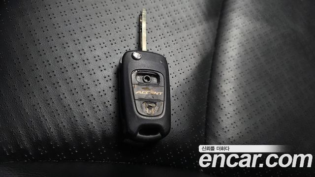 Hyundai Accent 2012 — photo 27