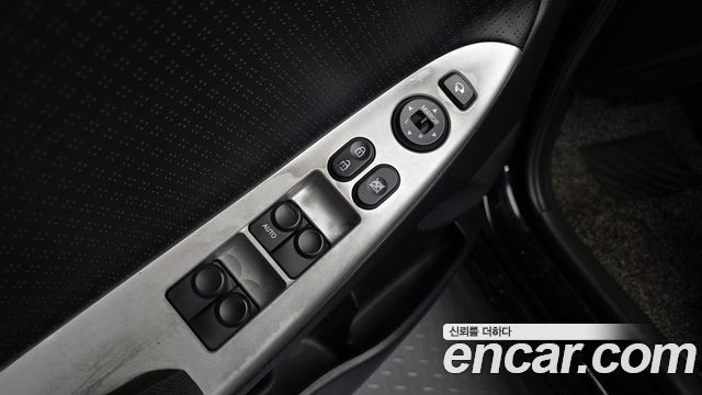 Hyundai Accent 2012 — photo 28