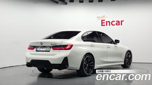 BMW 3-Series 2023 — photo 2