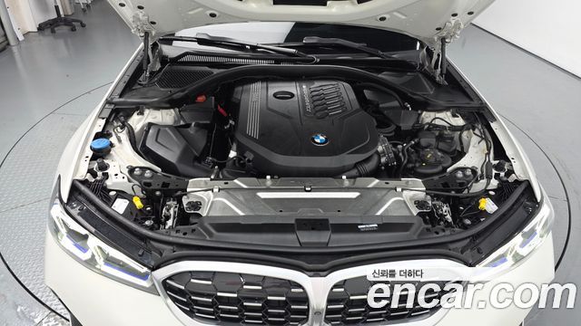 BMW 3-Series 2023 — photo 6