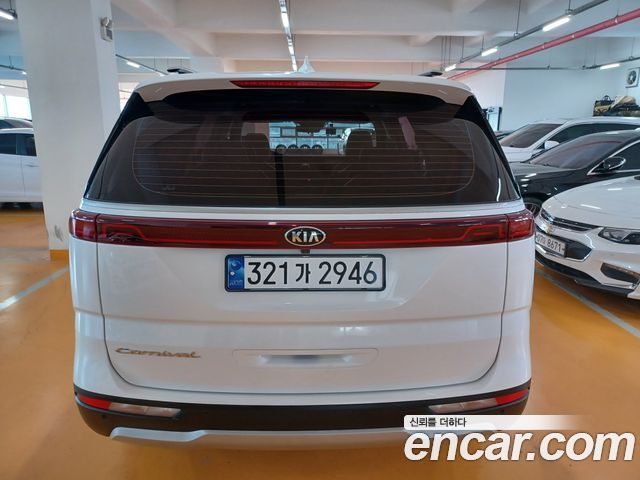 Kia Canival 2021 — photo 5