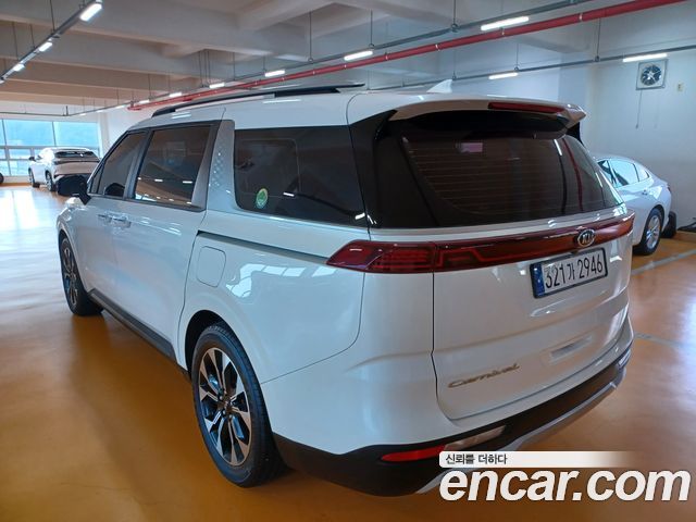Kia Canival 2021 — photo 6
