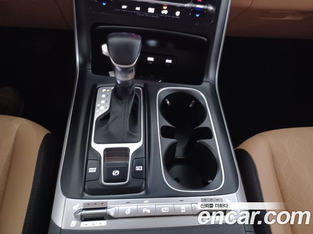 Kia Canival 2021 — photo 9