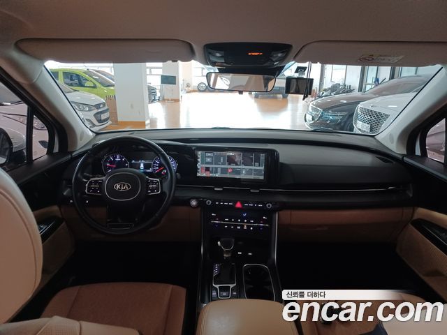 Kia Canival 2021 — photo 11