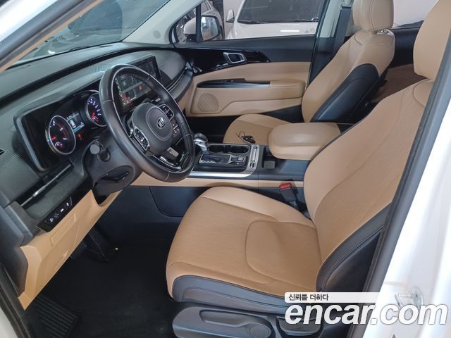 Kia Canival 2021 — photo 12