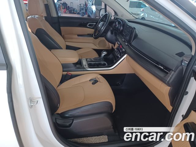 Kia Canival 2021 — photo 13