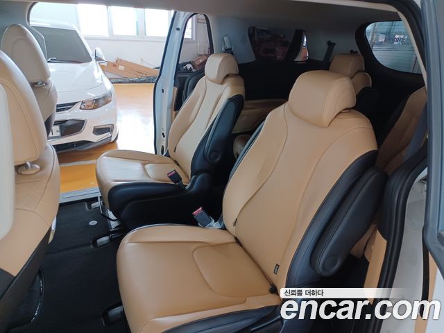 Kia Canival 2021 — photo 15