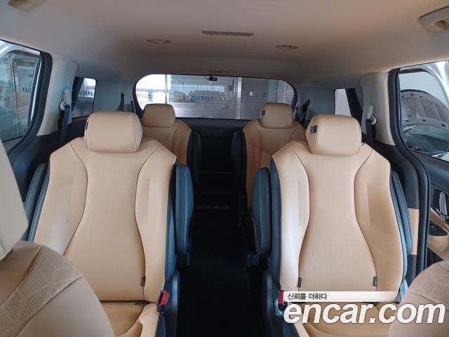 Kia Canival 2021 — photo 16