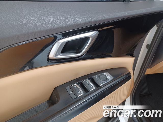 Kia Canival 2021 — photo 18