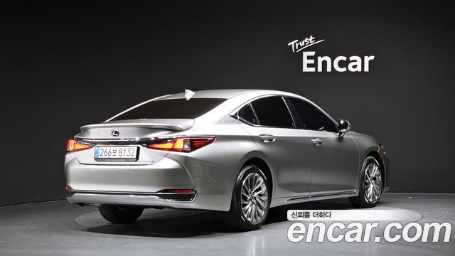 Lexus ES 2026 — photo 2