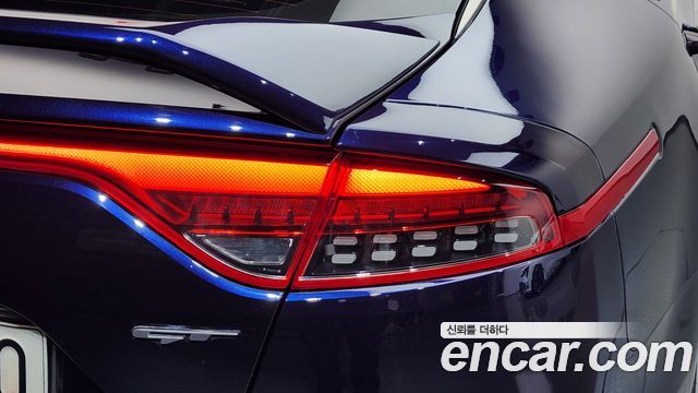 Kia Stinger 2022 — photo 9
