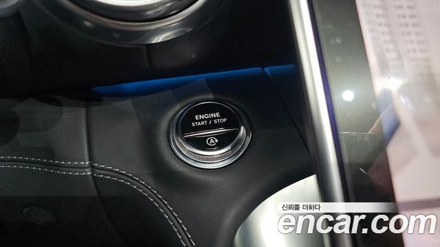 Mercedes-Benz SL-Class 2023 — photo 29