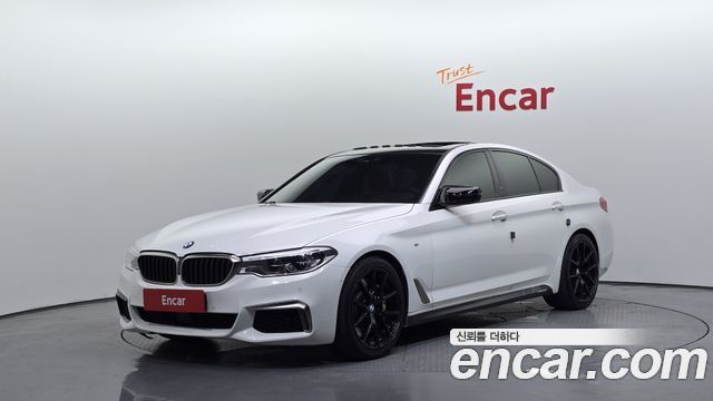BMW 5-Series 2018 — photo 1
