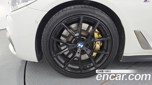 BMW 5-Series 2018 — photo 5