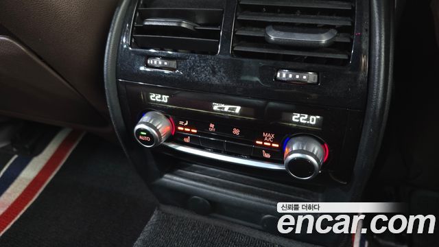 BMW 5-Series 2018 — photo 20