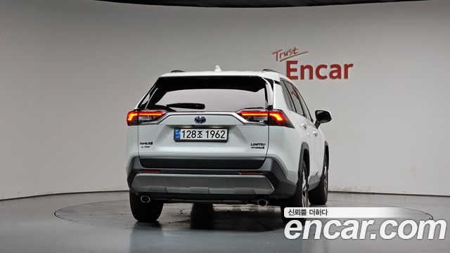 Toyota RAV4 2024 — photo 4