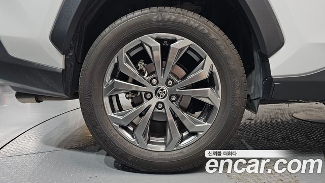 Toyota RAV4 2024 — photo 5