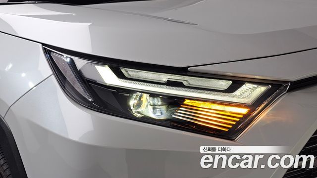 Toyota RAV4 2024 — photo 8