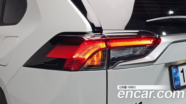 Toyota RAV4 2024 — photo 9