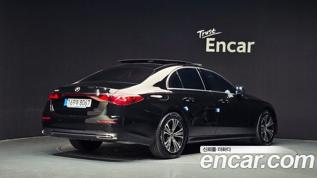 Mercedes-Benz E-Class 2025 — photo 2