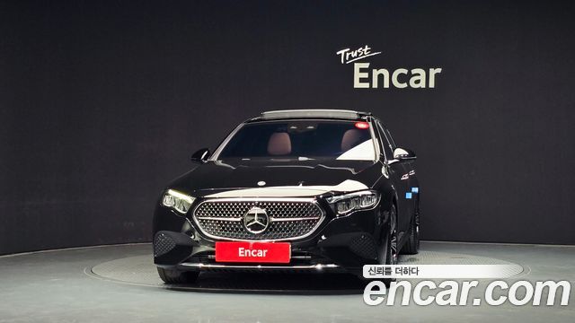 Mercedes-Benz E-Class 2025 — photo 3
