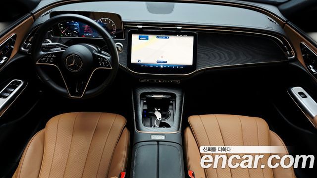 Mercedes-Benz E-Class 2025 — photo 7