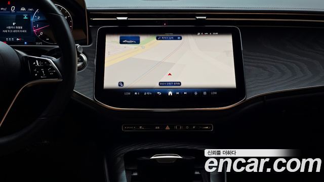 Mercedes-Benz E-Class 2025 — photo 14