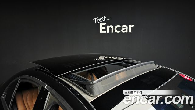 Mercedes-Benz E-Class 2025 — photo 20