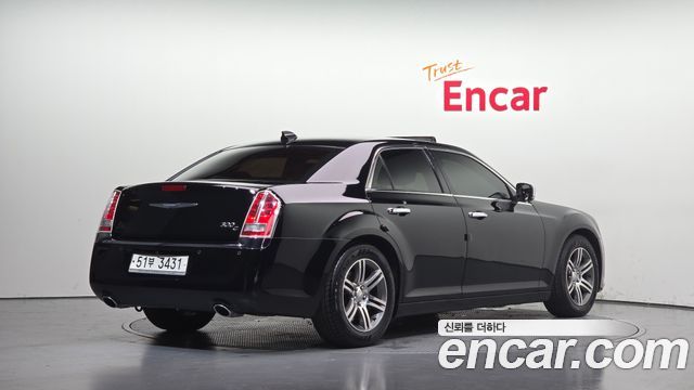 Chrysler 300C 2012 — photo 2