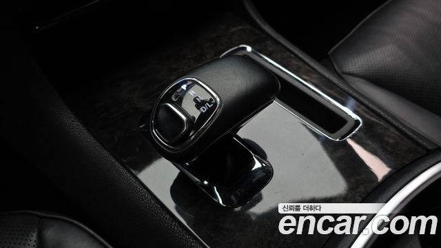 Chrysler 300C 2012 — photo 9