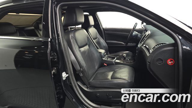 Chrysler 300C 2012 — photo 12
