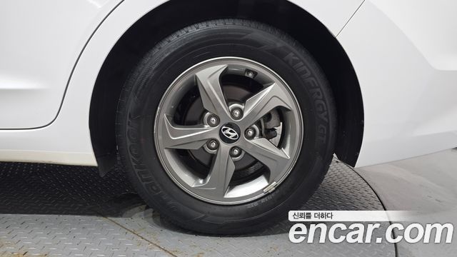 Hyundai AVANTE 2017 — photo 7