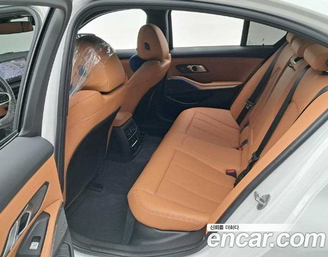 BMW 3-Series 2025 — photo 14