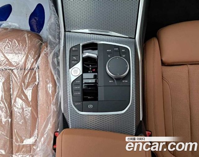 BMW 3-Series 2025 — photo 16